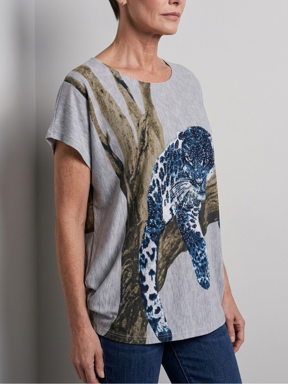 Women's Gray Short-Sleeve Tee with Blue Leopard Graphic